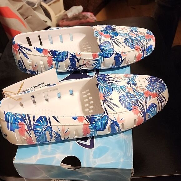 Floral Women's Shoes Floafers size 8 NWT - Picture 3 of 6